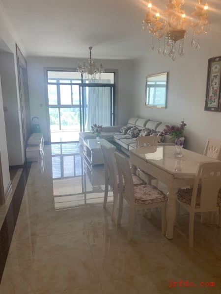 世茂花园精装好房2房/2厅/1卫朝南82平米1500元/月